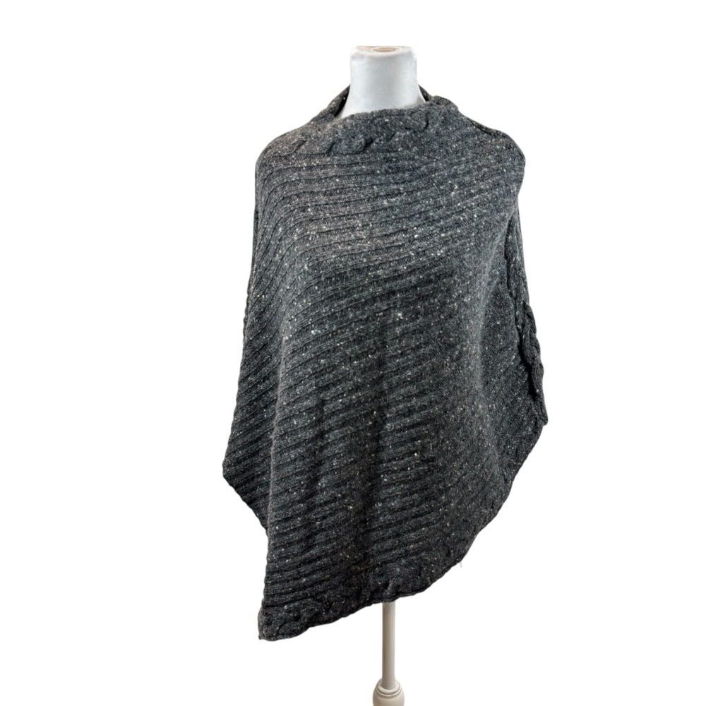 Ladies IrelandsEye Brand 100% Merino Wool‎ Asymmetrical Poncho Sweater S/M